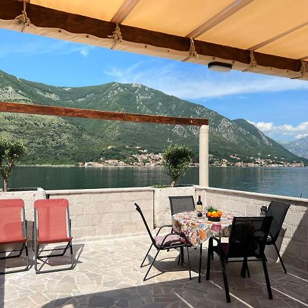 Sea Front 171 Apartment Kotor Ngoại thất bức ảnh