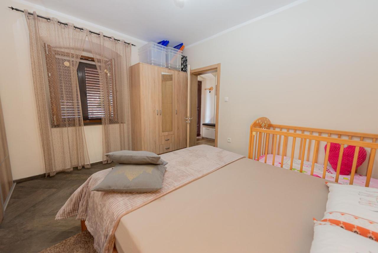 Sea Front 171 Apartment Kotor Ngoại thất bức ảnh