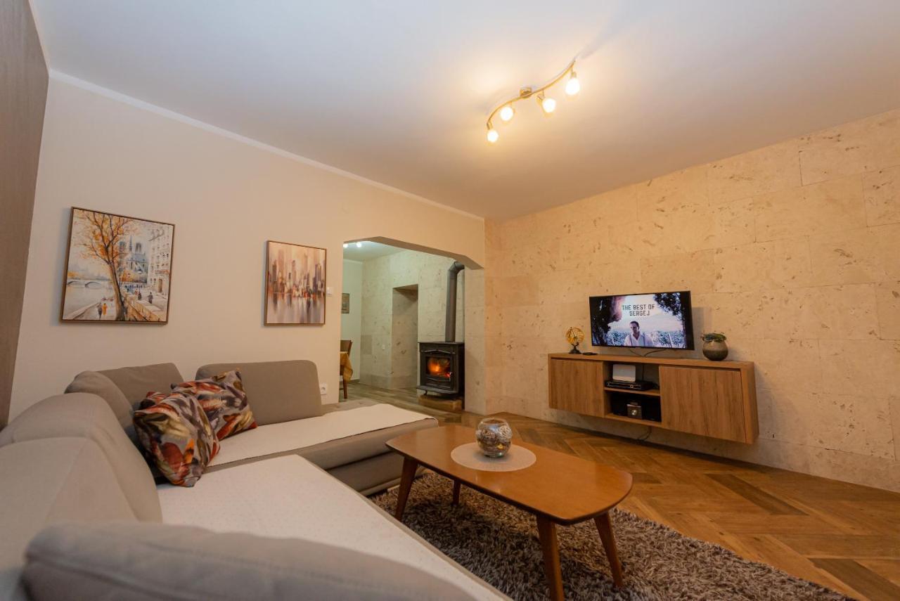 Sea Front 171 Apartment Kotor Ngoại thất bức ảnh