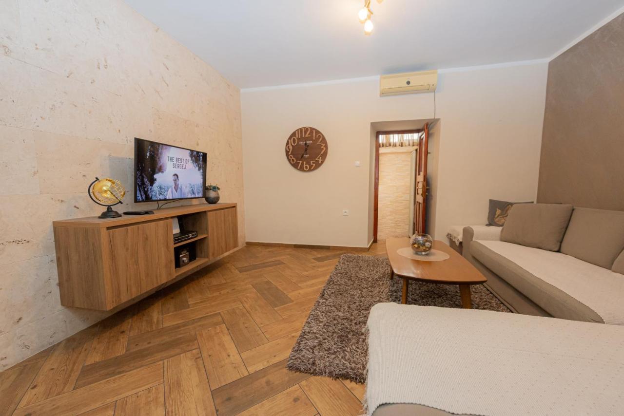 Sea Front 171 Apartment Kotor Ngoại thất bức ảnh