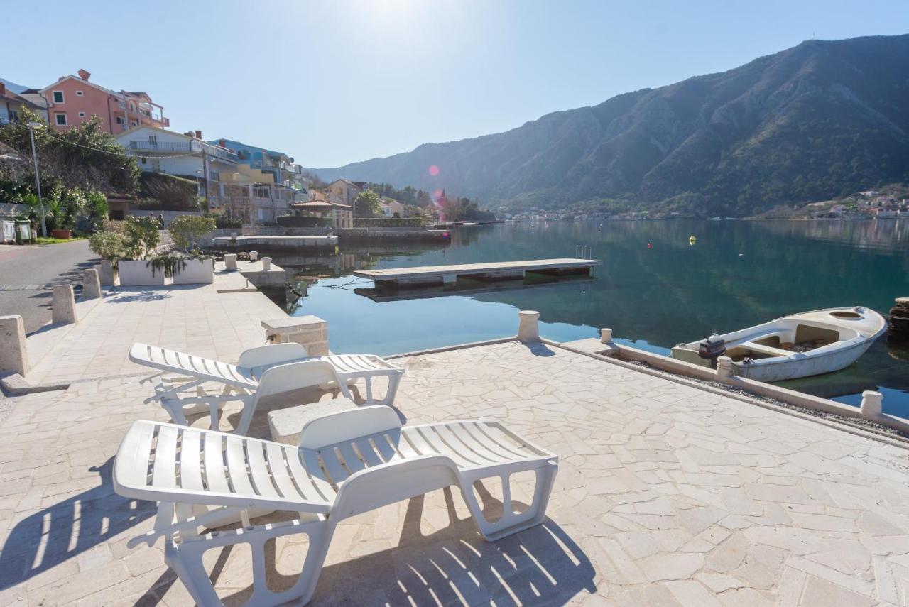 Sea Front 171 Apartment Kotor Ngoại thất bức ảnh