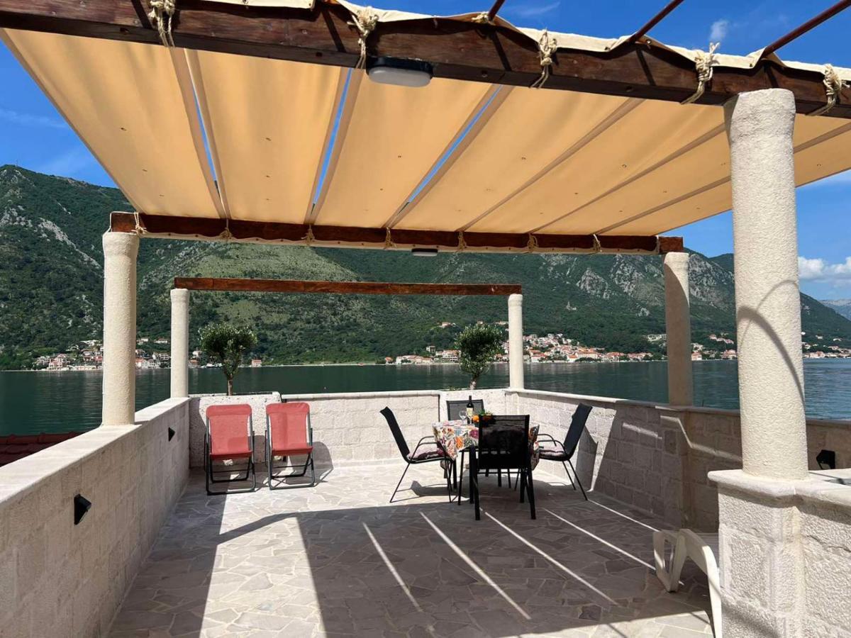 Sea Front 171 Apartment Kotor Ngoại thất bức ảnh