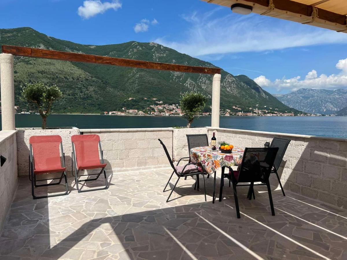 Sea Front 171 Apartment Kotor Ngoại thất bức ảnh