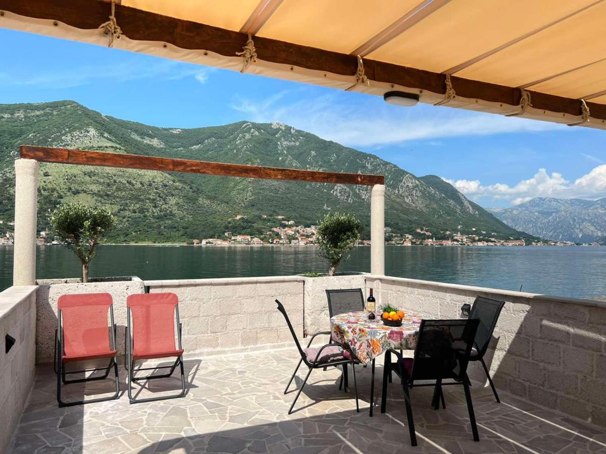 Sea Front 171 Apartment Kotor Ngoại thất bức ảnh