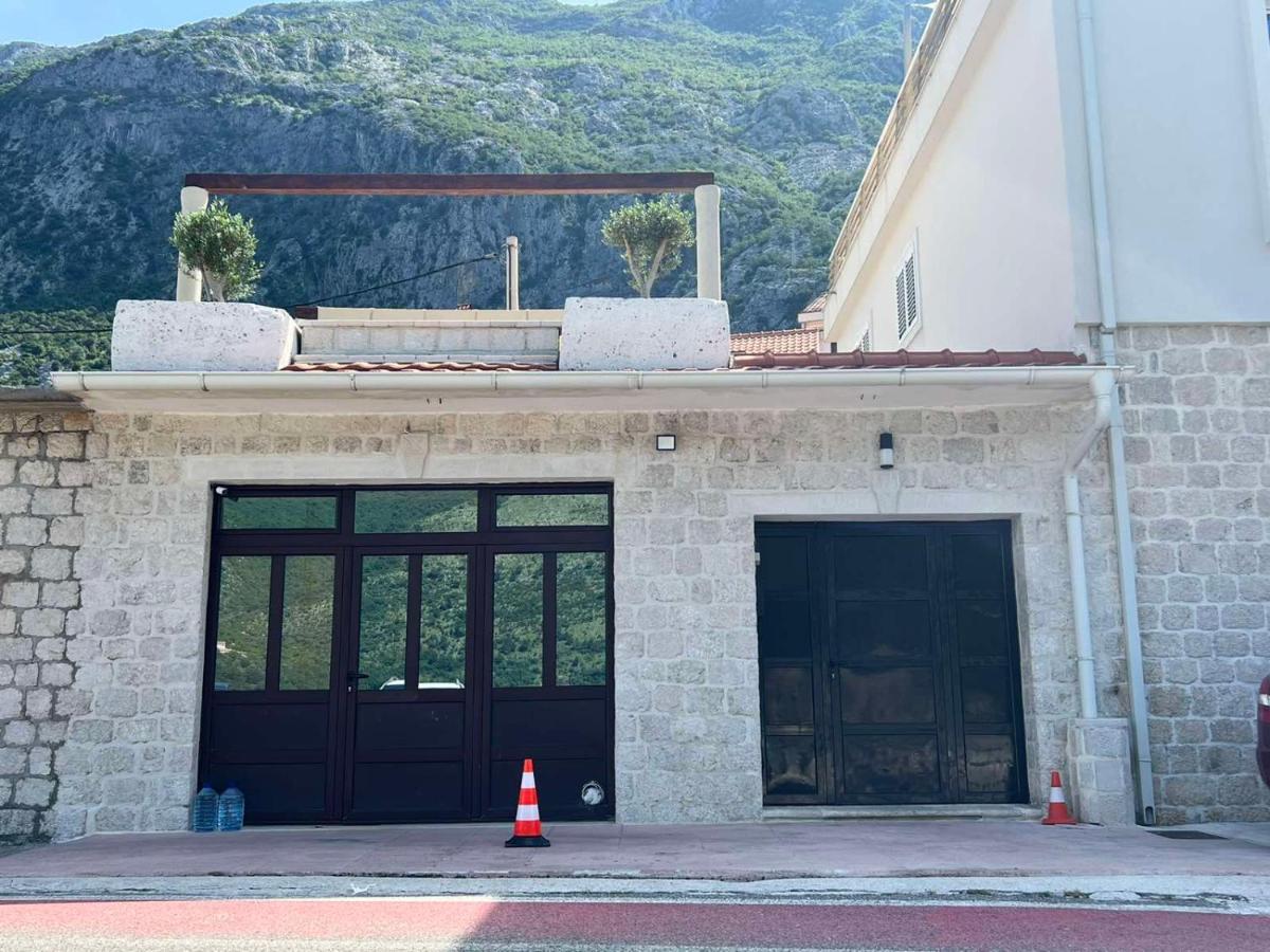 Sea Front 171 Apartment Kotor Ngoại thất bức ảnh
